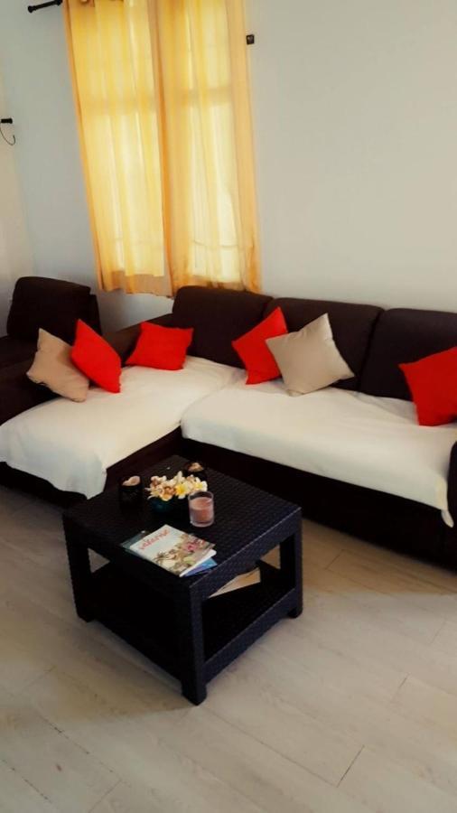 Residence Frangipani Pereybere Beach Екстер'єр фото